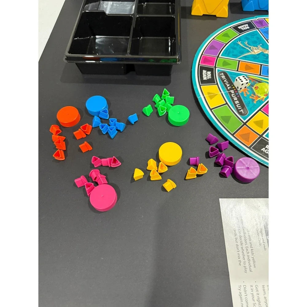 Trivial Pursuit Family Edition – Complete Game Set –‎ Great Condition!
